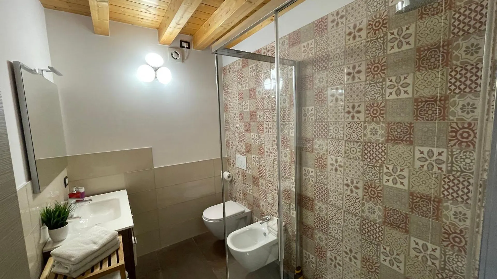 Dimora Rosso San Zeno - Wifi Veloce E Adatto Per Famiglie Vérone