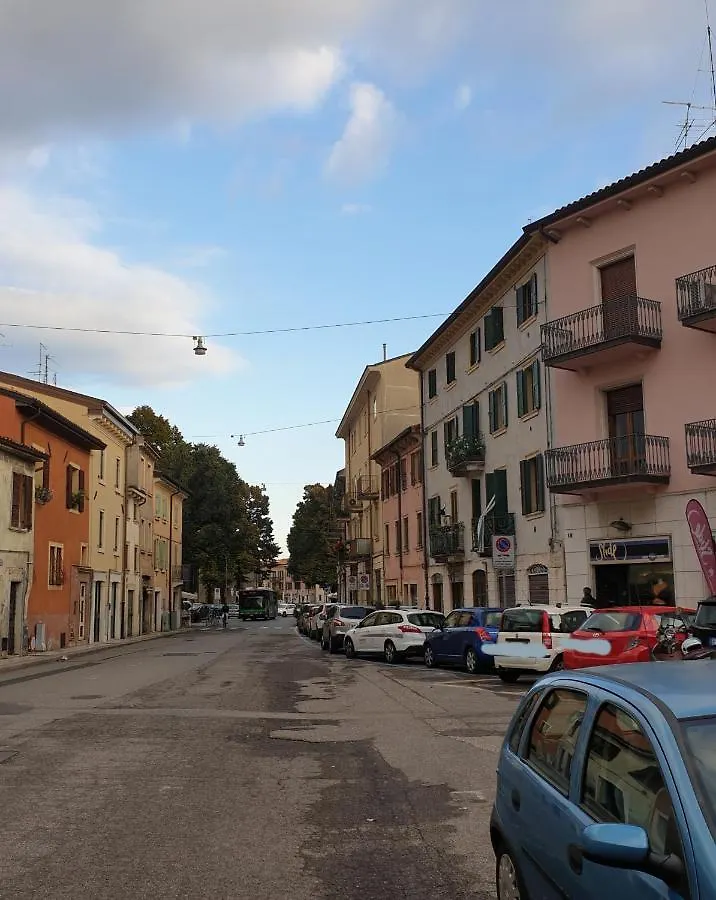Dimora Rosso San Zeno - Wifi Veloce E Adatto Per Famiglie Vérone