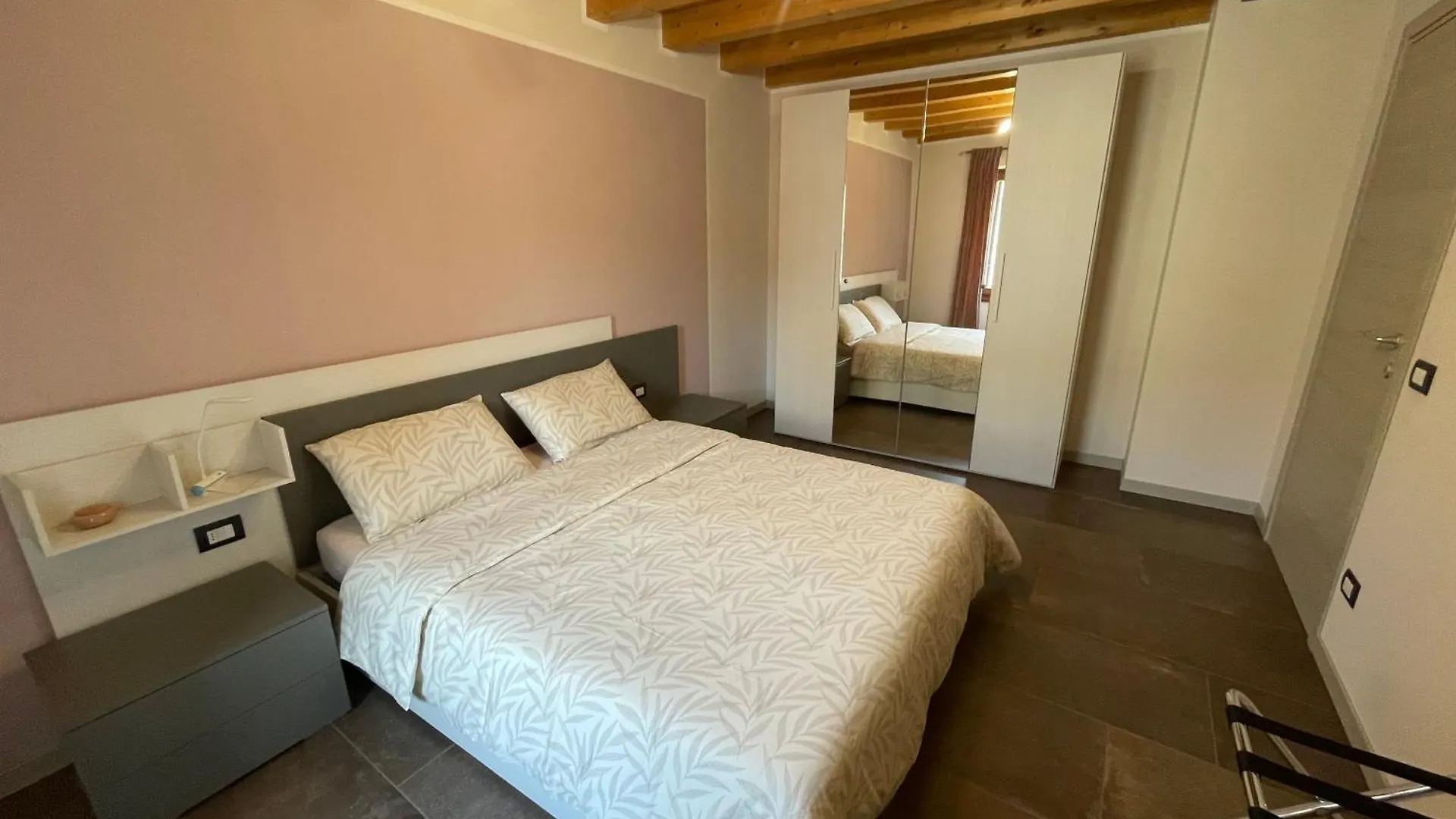 Dimora Rosso San Zeno - Wifi Veloce E Adatto Per Famiglie Verona