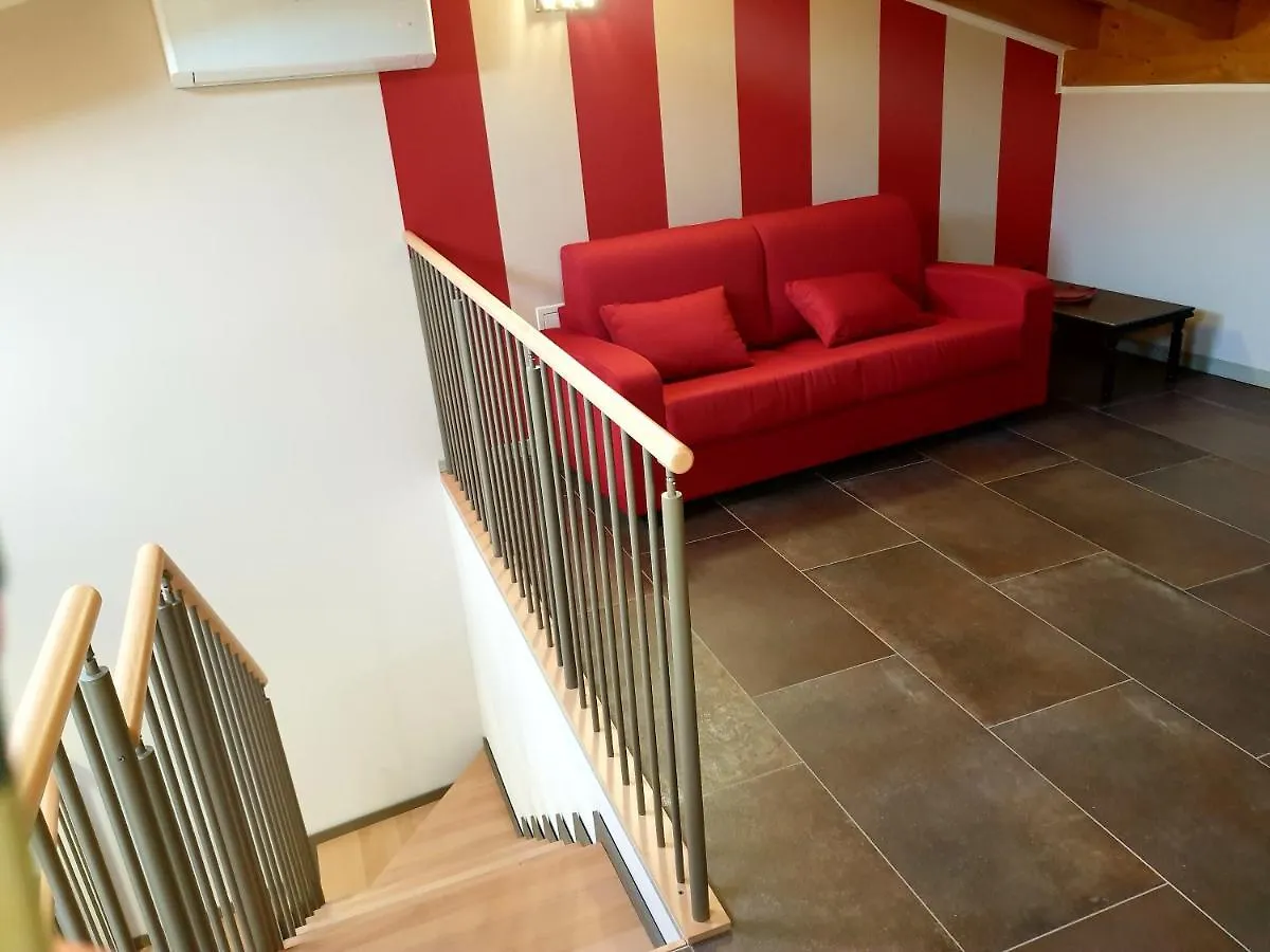 Dimora Rosso San Zeno - Wifi Veloce E Adatto Per Famiglie Verona 0*,  Italy