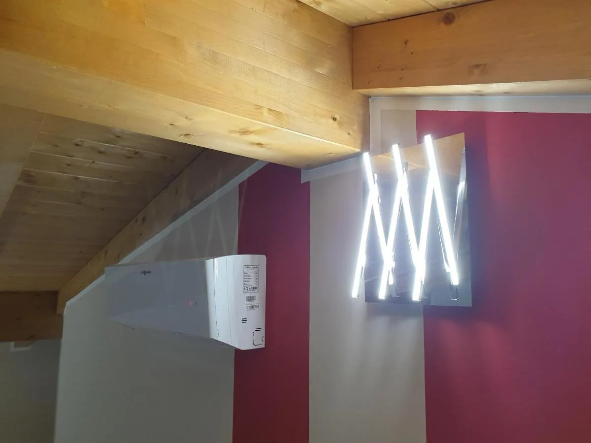 Dimora Rosso San Zeno - Wifi Veloce E Adatto Per Famiglie Verona 0*,  Italy